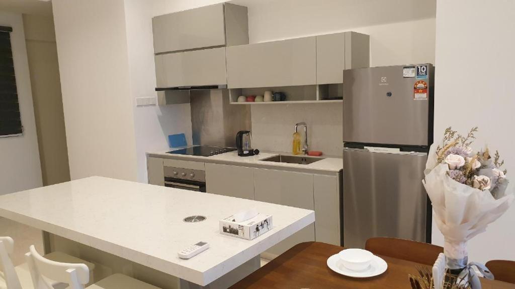 Lucentia By Moonlight Park Apartment *