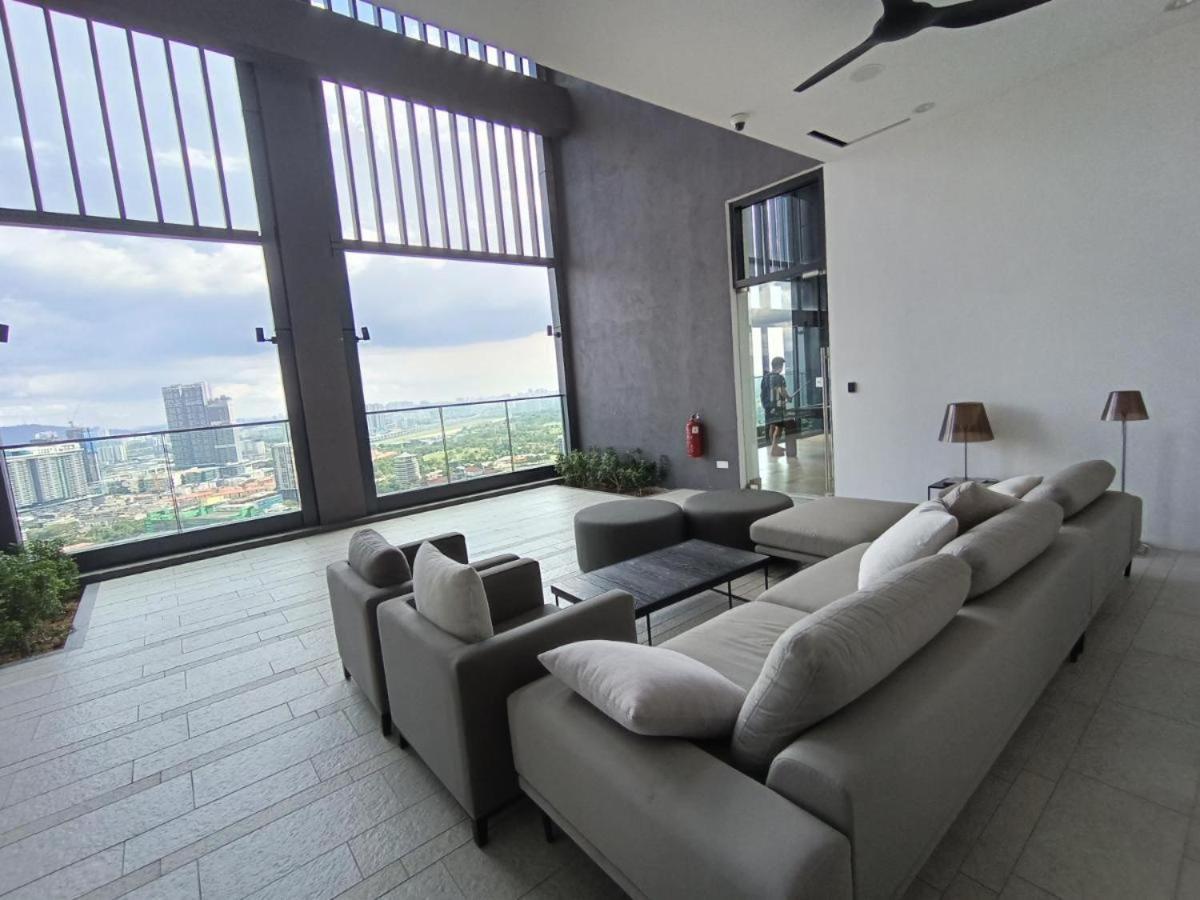Lucentia By Moonlight Park Apartment *